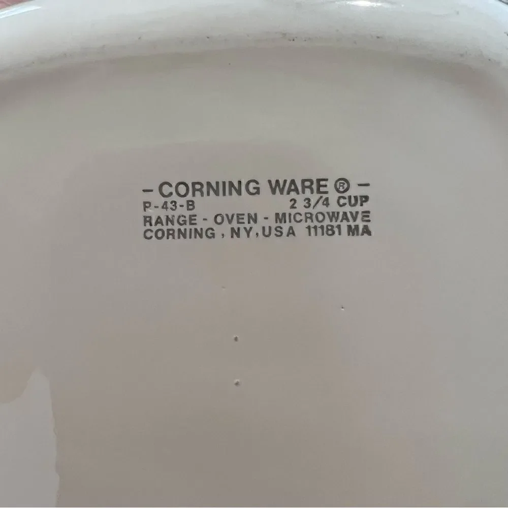 Corningware 2 3/4 cup microwave, range and oven safe